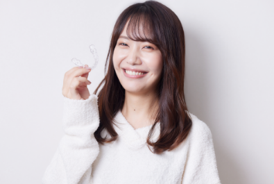 透明で口元は美しいまま