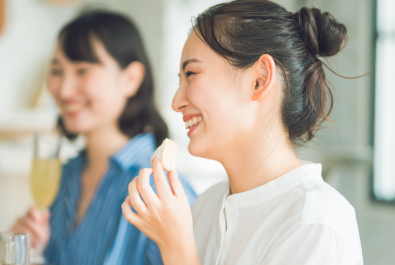 透明で目立たたないので話すときも気になりません